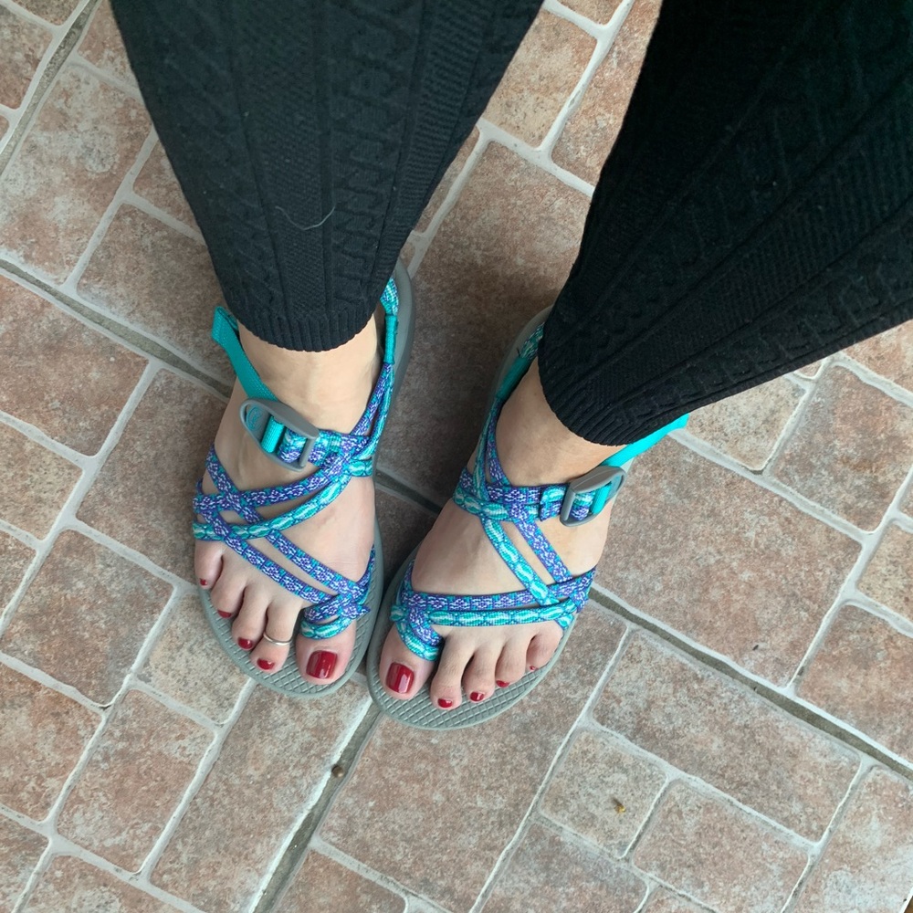 Grey and Teal Chacos Sz 8. NWOT Vibram Z3